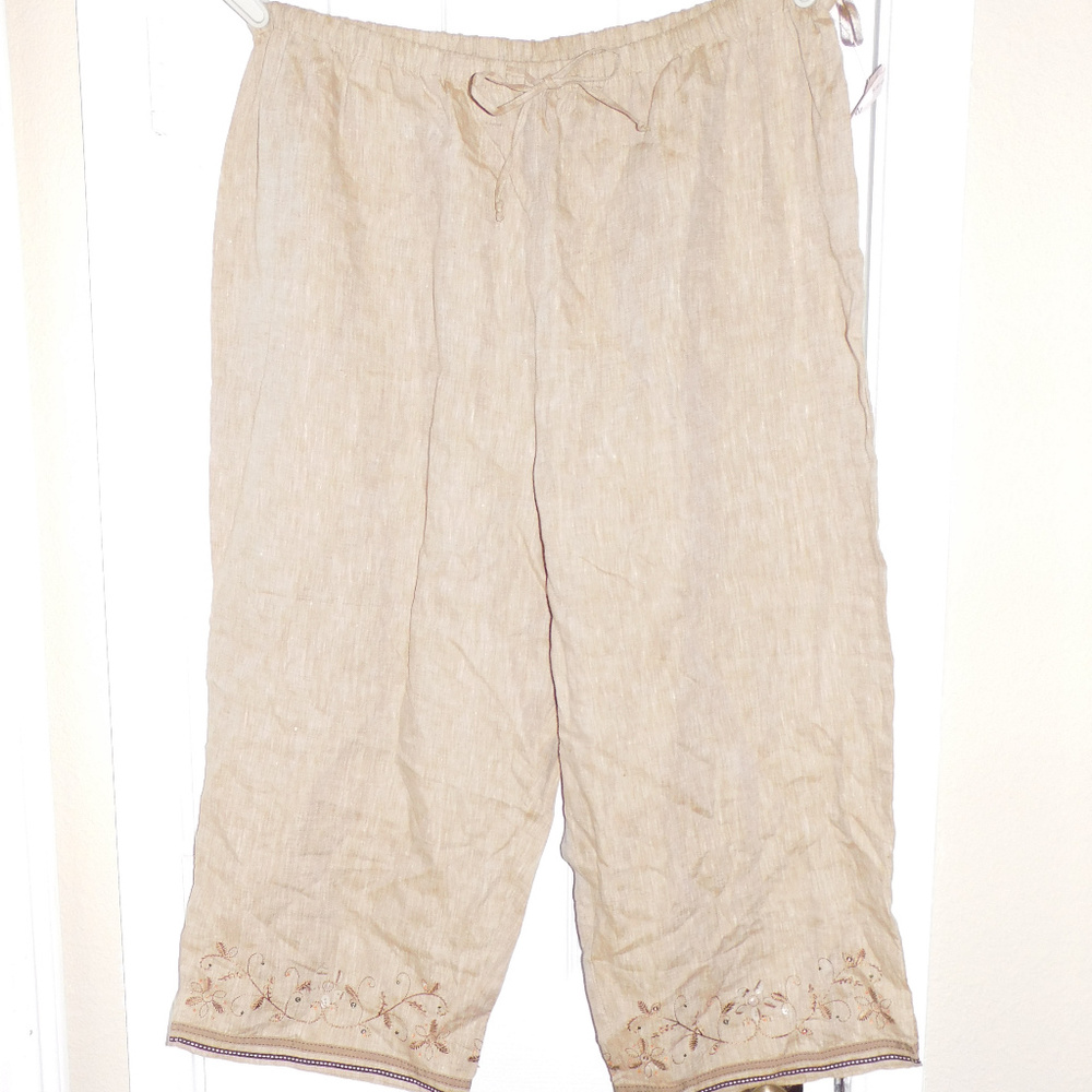24W Dressbarn Beige Embroidered Capri Pants NWT